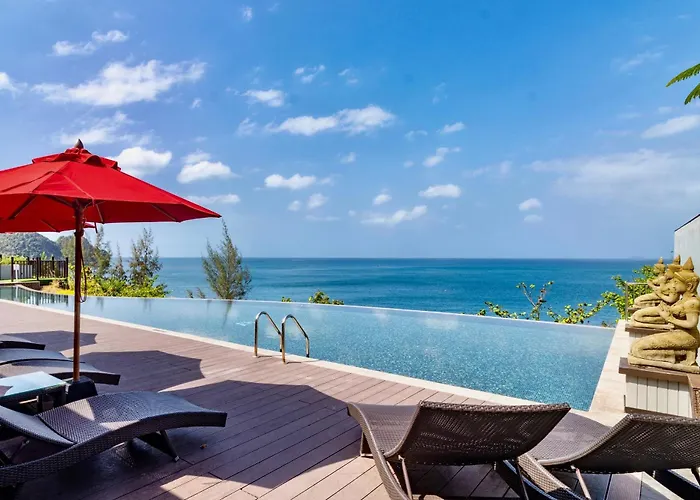 Phi Phi Holiday Resort, Leam Tong Beach