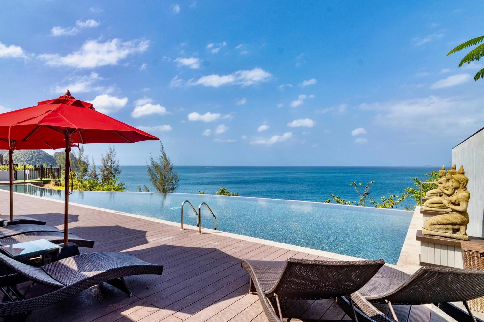 Resort, Leam Tong